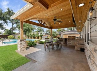 4010 Brookwoods Dr, Houston, TX 77092