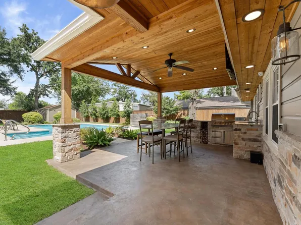 4010 Brookwoods Dr, Houston, TX 77092