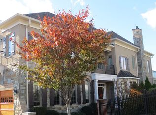 18369 Fairway Oaks Sq, Leesburg, VA 20176