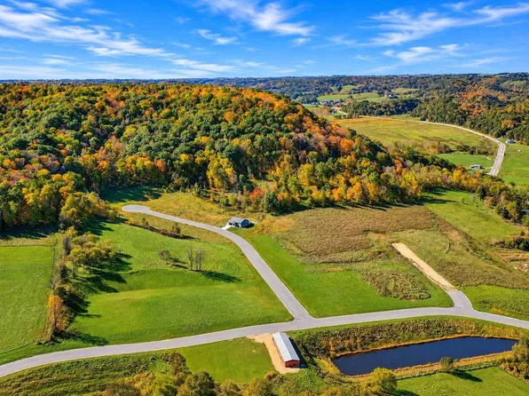 21 Woods Trl, Ontario, WI 54651