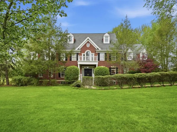 120 Lyndhurst Cir, Wexford, PA 15090