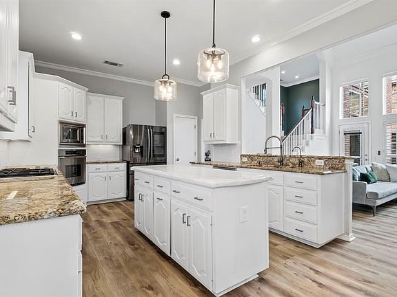 4th image of 2409 Vista Point Dr