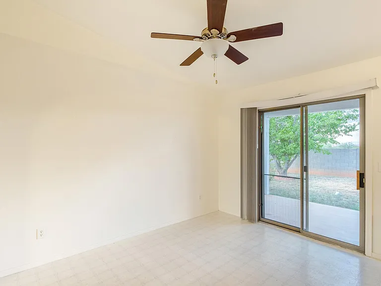 112 Buffalo Dr — Photo 10