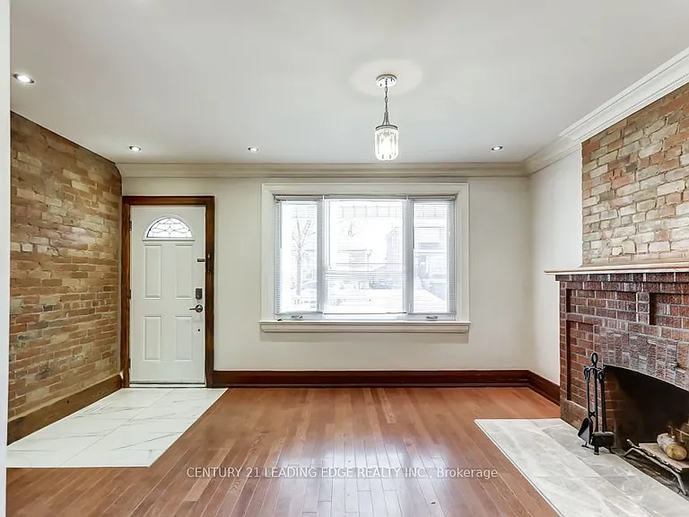 26 Grandville Ave — Photo 7