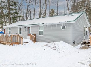 9800 Oak St, Chippewa Lake, MI 49320