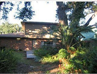 2nd image of 5877 Oxford Pl