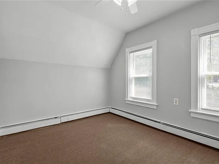 9 Gardner Ave — Photo 28