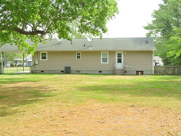 3rd image of 2516 E Forest Dr