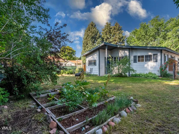 636 Valley Rd, Gypsum, CO 81637