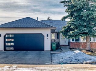 7 N Sunset Cres, Okotoks, AB T1S 1M6