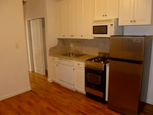 Rented by Robyn Lee, LREB | media 31