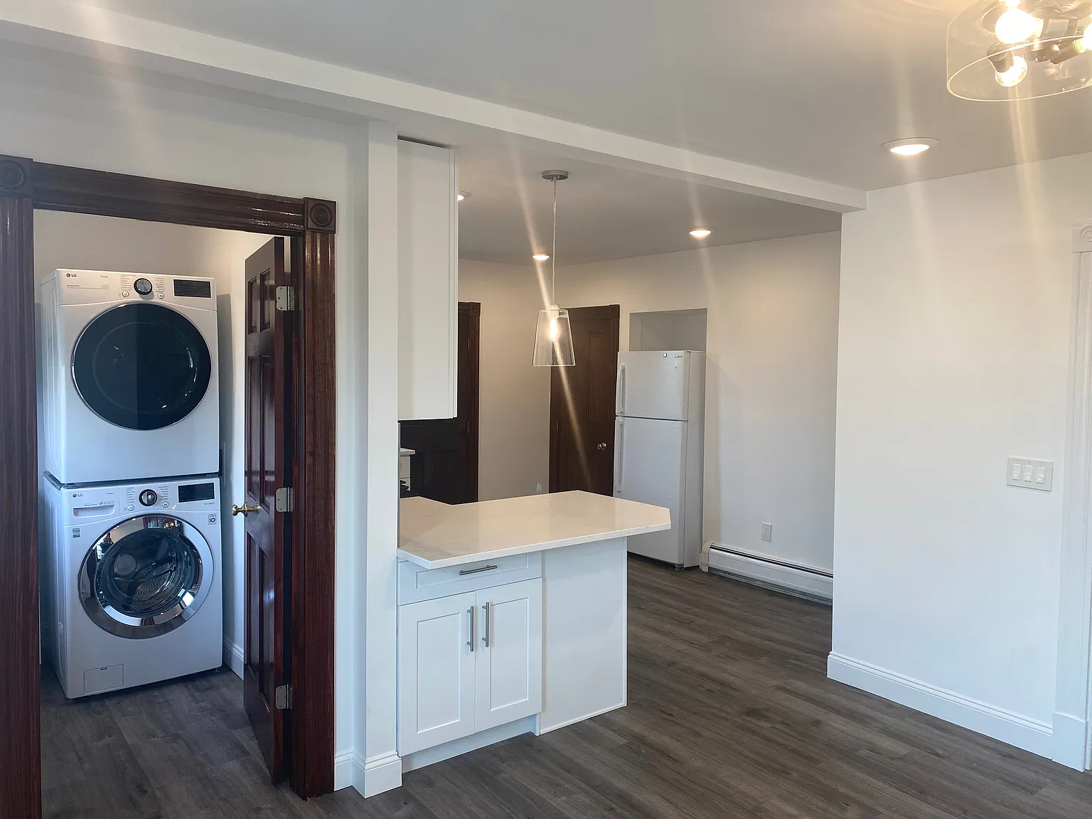 3 bed, 99999 sqft, $4,350 — Photo 4
