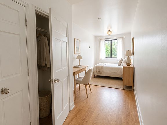 4th image of 154 1/2 Washington Ave Penthouse 1