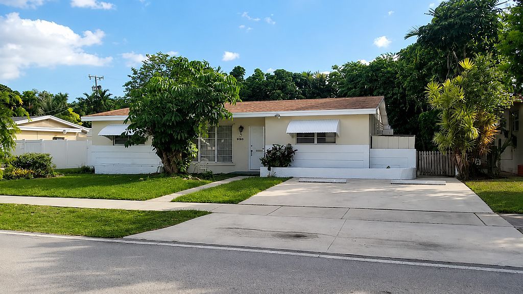 930 NE 177th St - Property Image