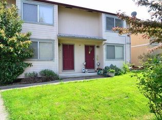 221 W Bolz Rd, Phoenix, OR 97535