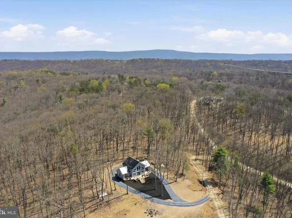 432 Lost Point Ln, Berkeley Springs, WV 25411