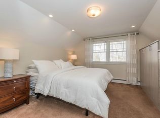 69 Woodlawn Ave, Oakdale, NY 11769