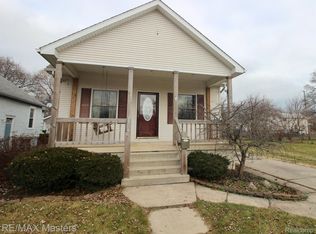 925 E 9th St, Monroe, MI 48161