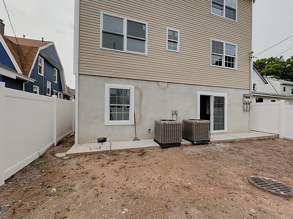 4th image of 38 Newfield St