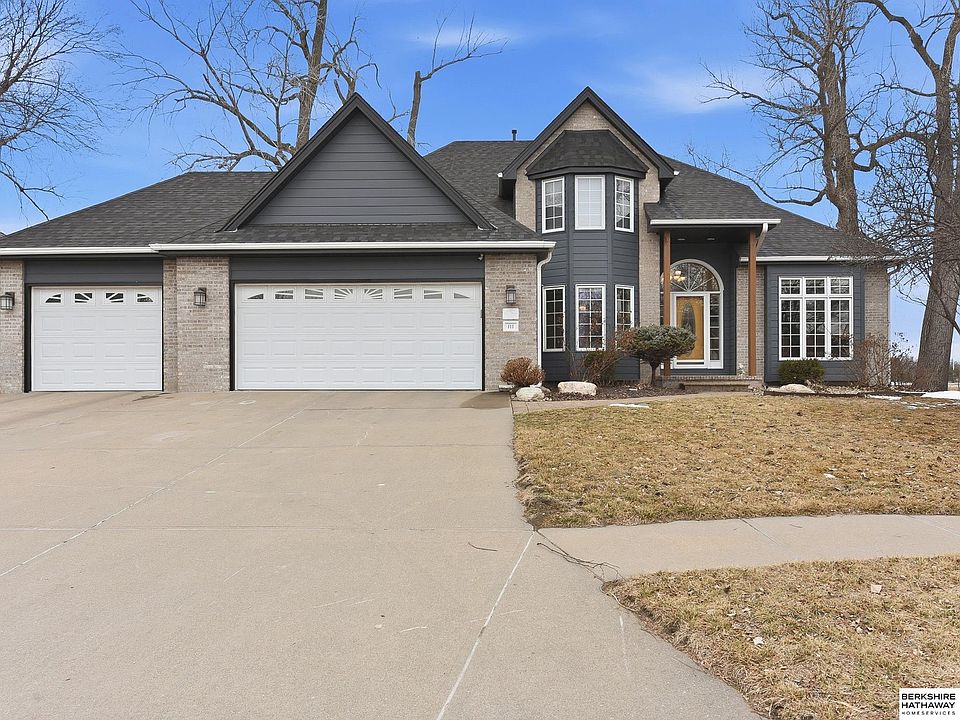 1st image of 111 Shoreline Dr