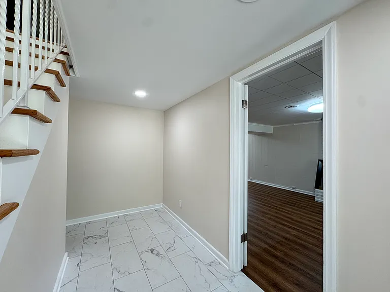 1900 E 28th Ave — Photo 20