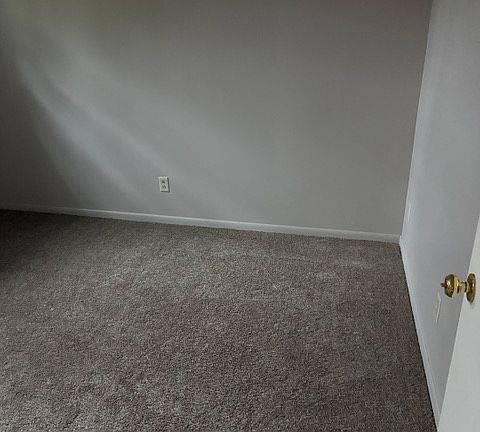 5th image of 2100 Reeves Rd NE #2