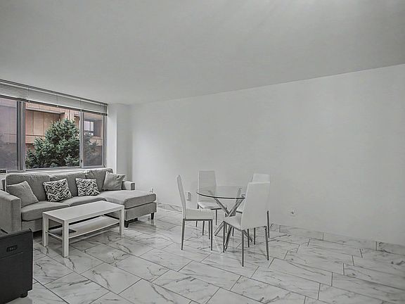 4th image of 600 E 8th St APT 2T