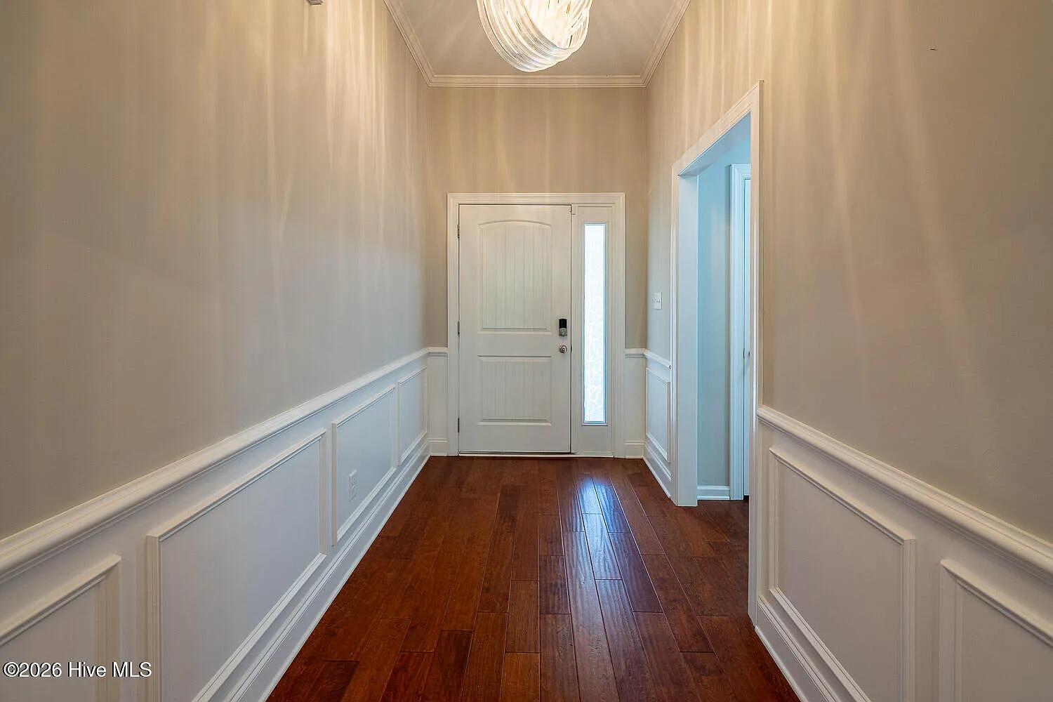 3 bed, 2.0 bath, 1816 sqft, $2,000 — Photo 3