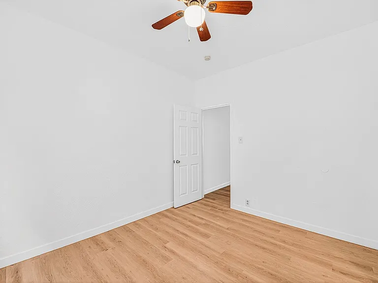 905 Cherry Ave. — Photo 22