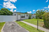 14971 Polk St-4
