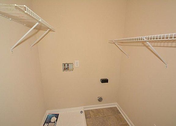 4th image of 17022 Newberry Ln
