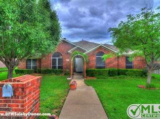 307 Fall Cedar Dr, Fort Worth, TX 76108