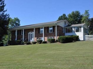 375 Country Estates Rd, Paint Lick, KY 40461