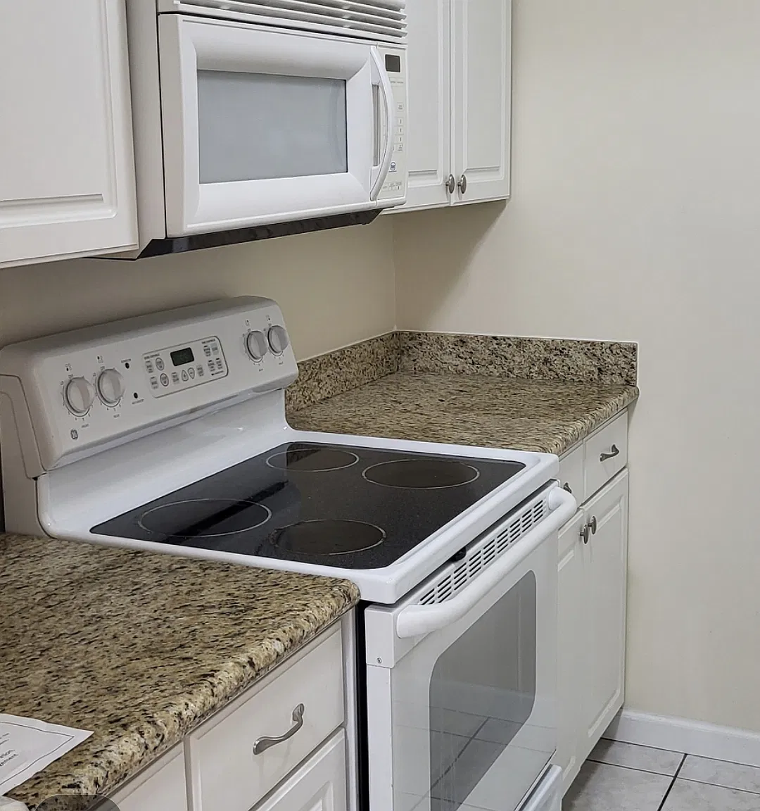 2303 S Federal Hwy — Photo 3