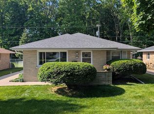 3235 E Denton Ave, Saint Francis, WI 53235