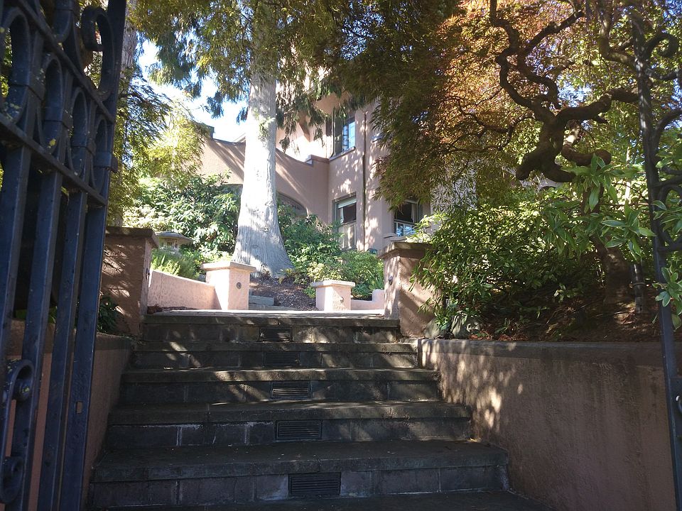1st image of 3011 E Laurelhurst Dr NE