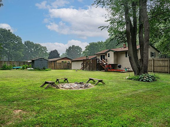 2nd image of 1371 Hazelwood Dr