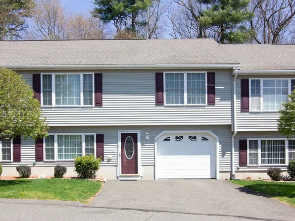 51 Pinecrest Dr #51, Chicopee, MA 01020