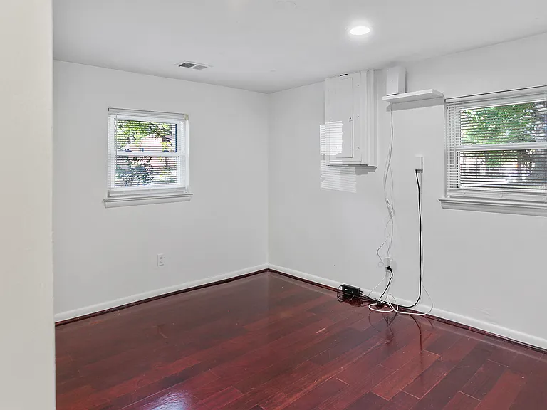 4227 University Dr — Photo 15