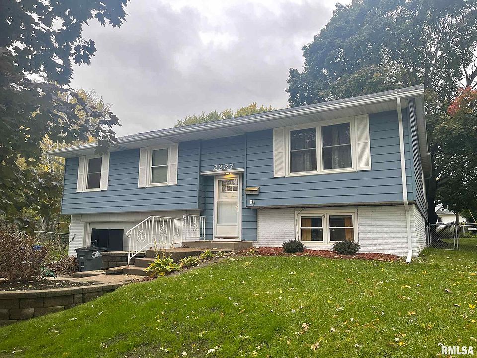 1st image of 2237 Waveland Dr