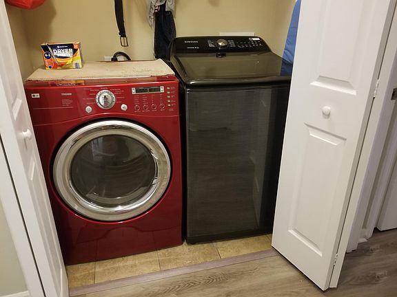 5th image of 200 Winter Nellis Cir