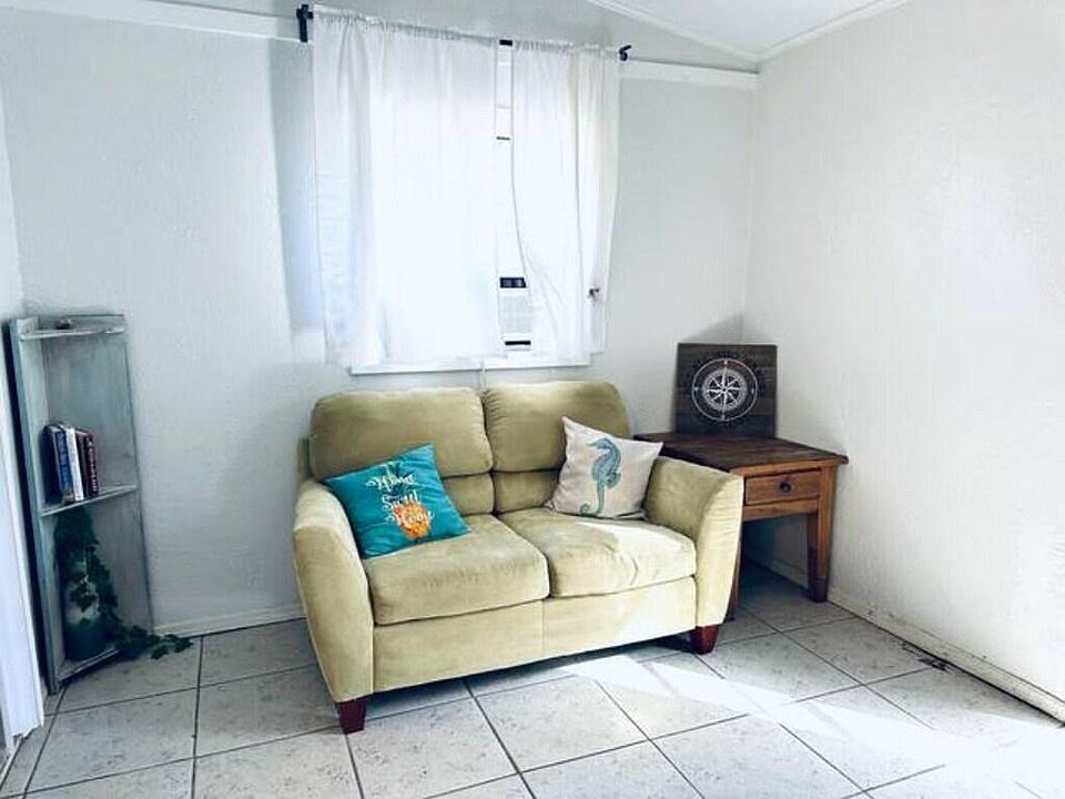 2nd image of 1466 Laura St #B