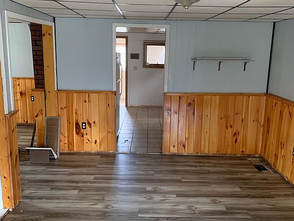 5th image of 202 Main St APT 2