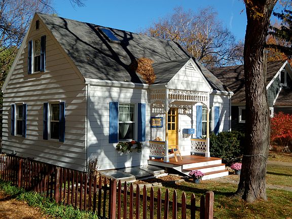 Side view, 2918 Stevens St.