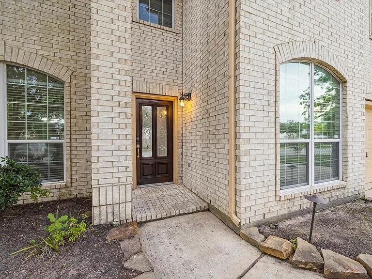 3122 Schumann Oaks Dr — Photo 2