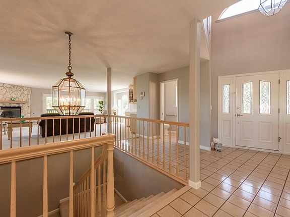 4th image of 1075 W Dunne Ave