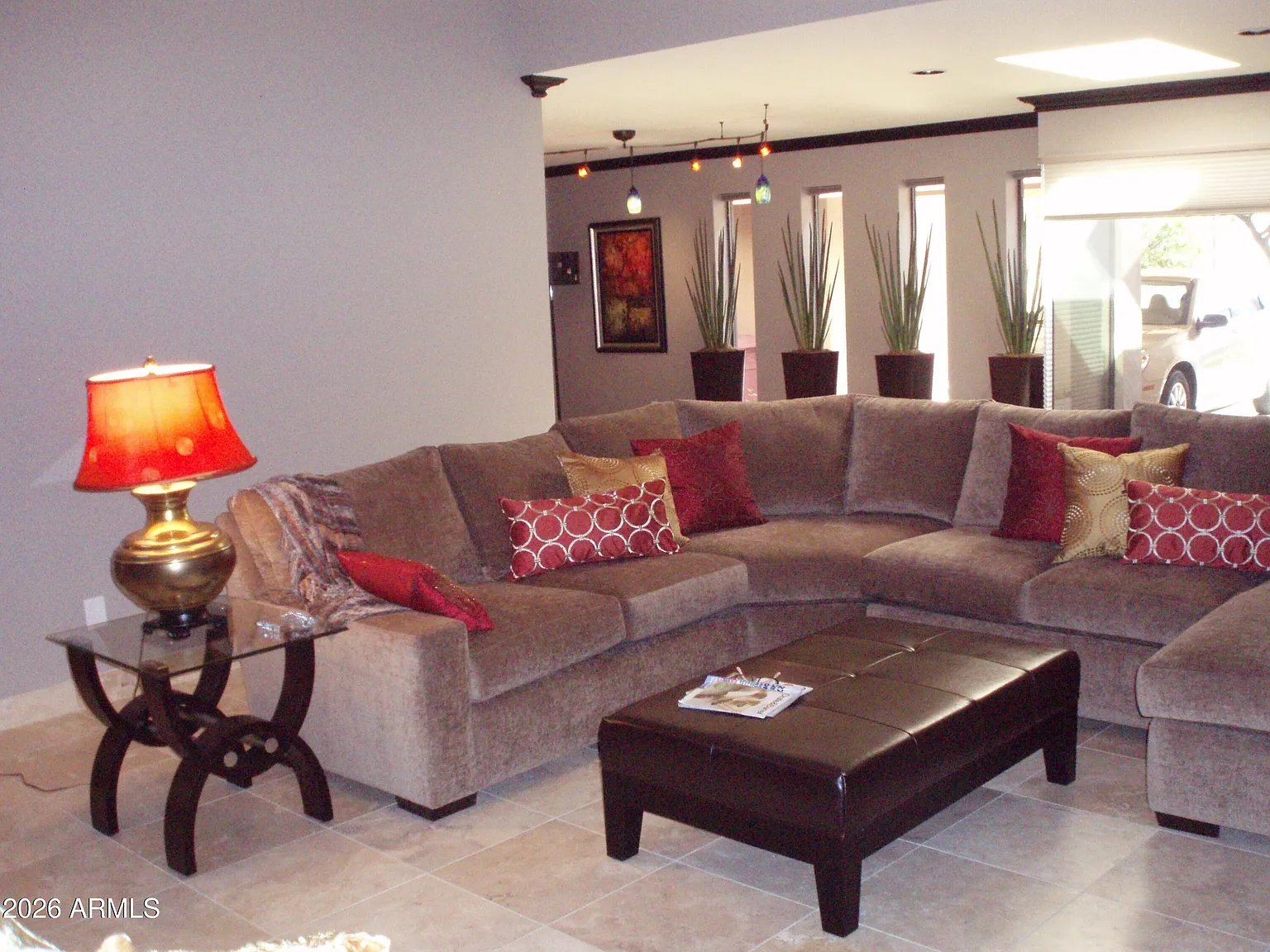 3 bed, 2.0 bath, 1995 sqft, $2,800 — Photo 2