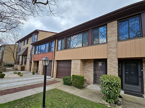 2nd image of 70 Claradon Ln #174