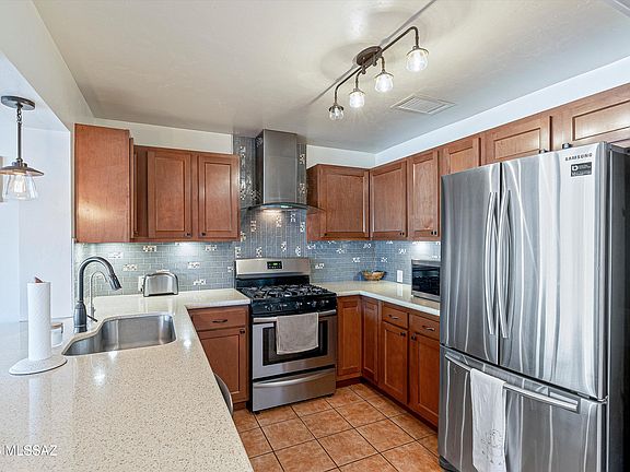 5th image of 918 N Montezuma Ave