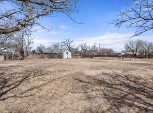 712 W 9th St, Plainview, TX 79072